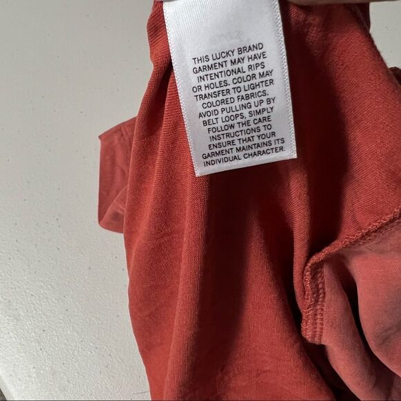 𝅺🆕 Lucky Brand Twist Front V-Neck Crop Top - Picture 7 of 8